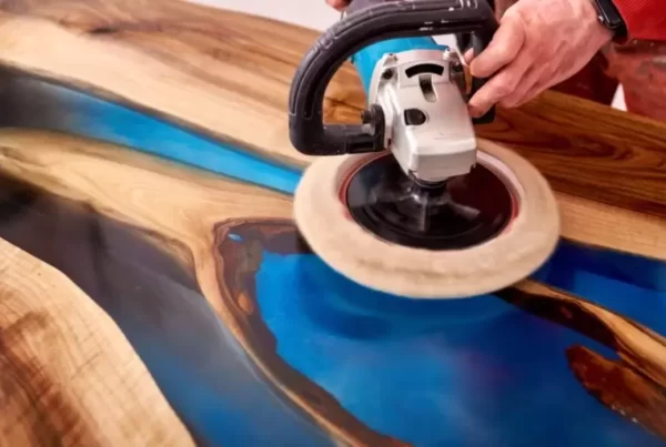 Jak polerować żywicę epoksydową za pomocą pasty do polerowania?