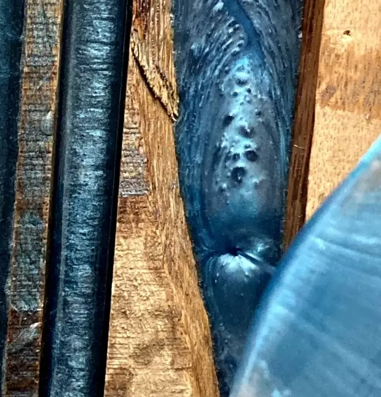 W jakiej temperaturze należy nakładać żywicę epoksydową? Jak nie ZMARNOWAĆ projektu żywicznego?